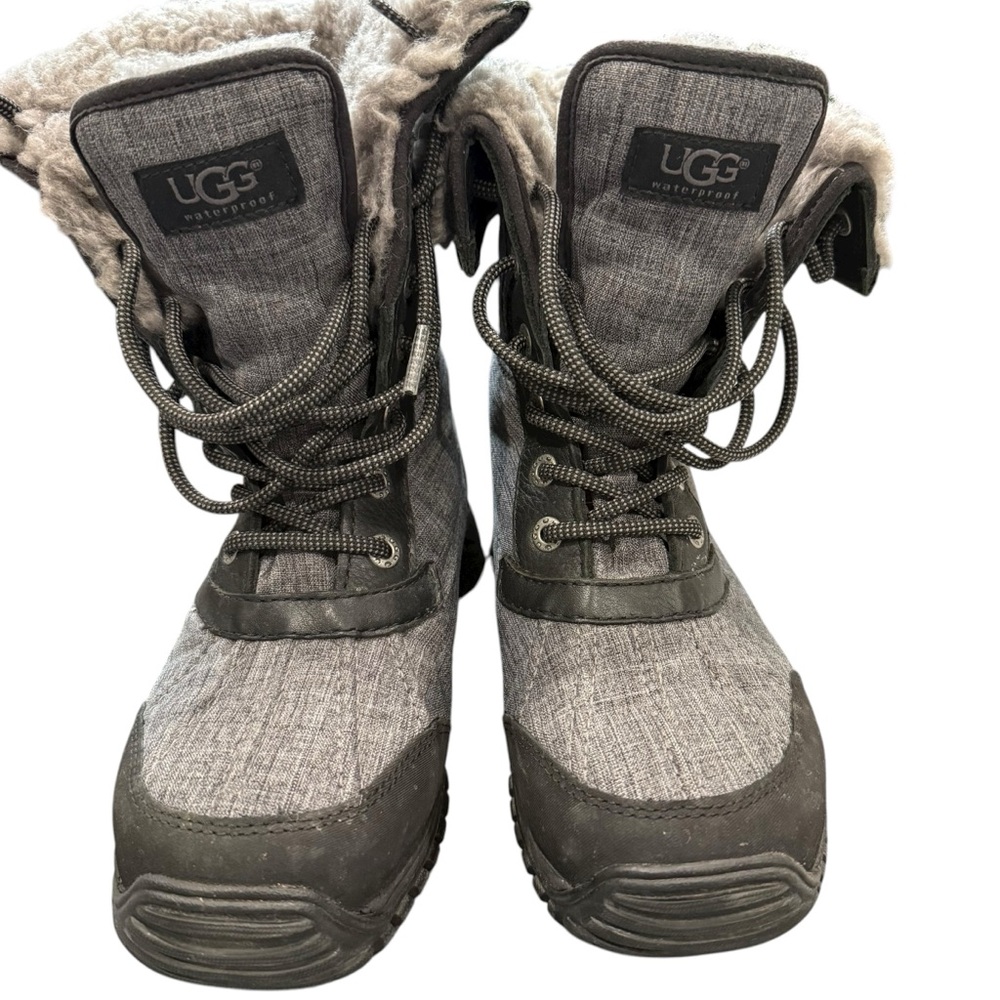 UGG Adirondack waterproof winter winter boots women’s size 6 in a charcoal gray